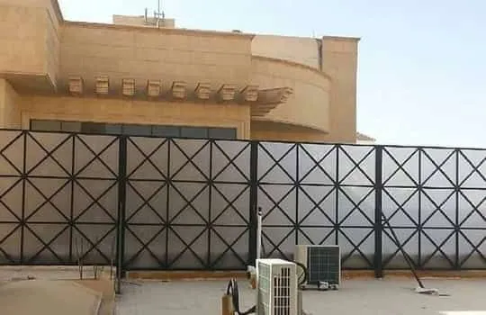 سواتر لكسان حديثة بالرياض من المنار متانة وأناقة في التصميم 