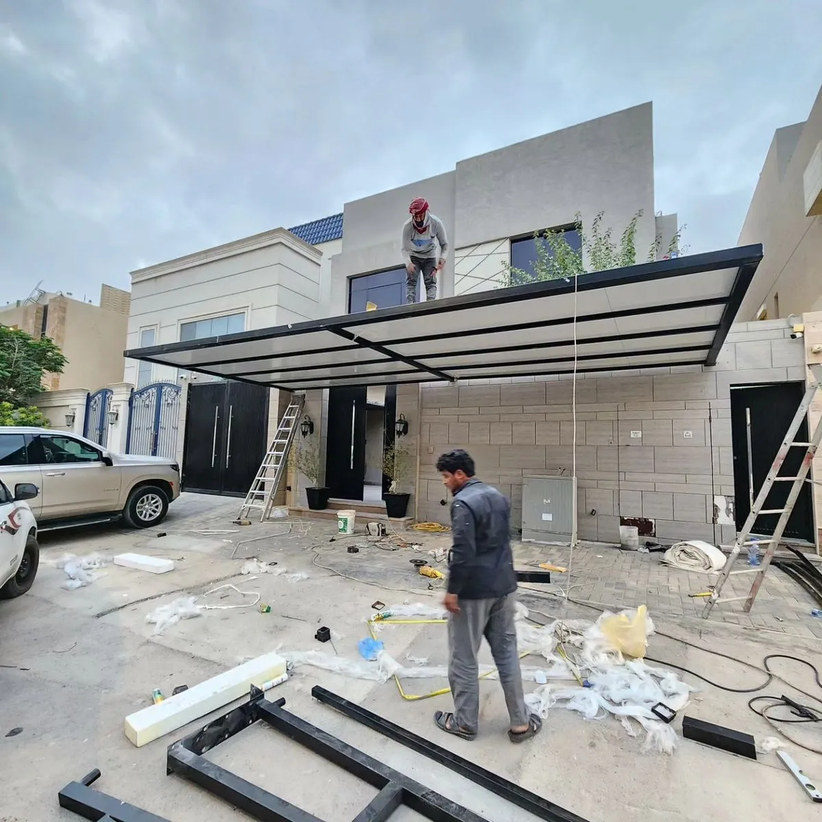 سواتر لكسان حديثة بالرياض من المنار متانة وأناقة في التصميم 