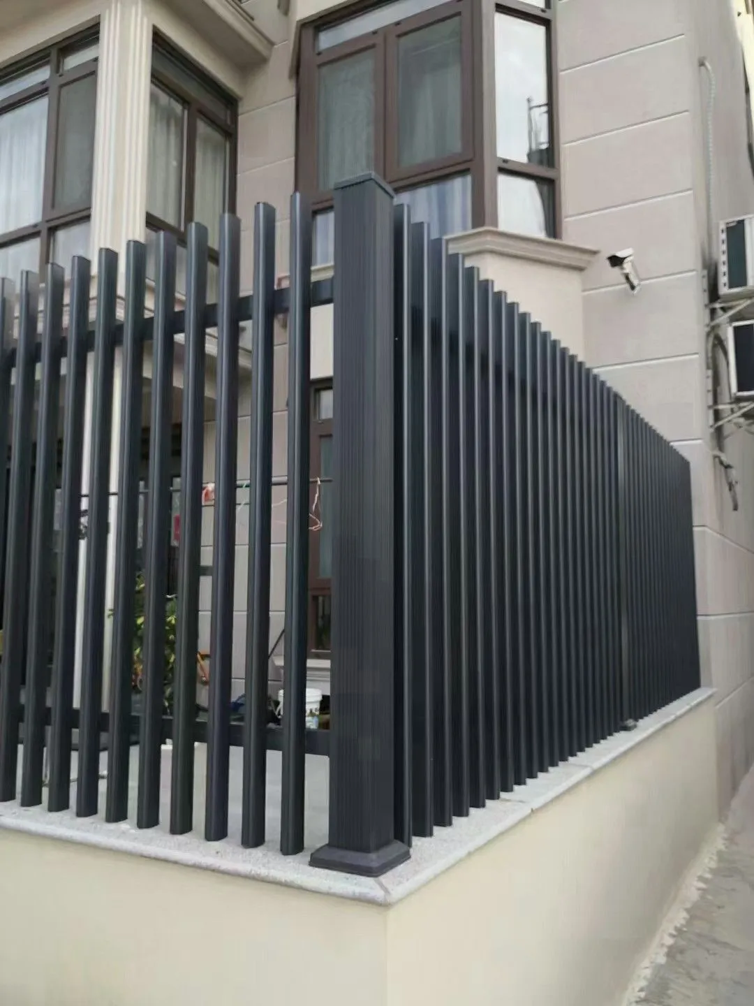 سواتر حديدية بالرياض حماية ومظهر أنيق للمنازل والحدائق