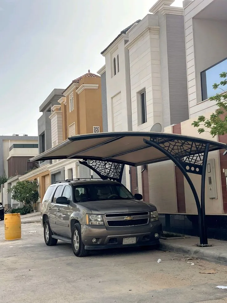 مظلات سيارات بالرياض – الأنواع والأسعار وخيارات التركيب 2025