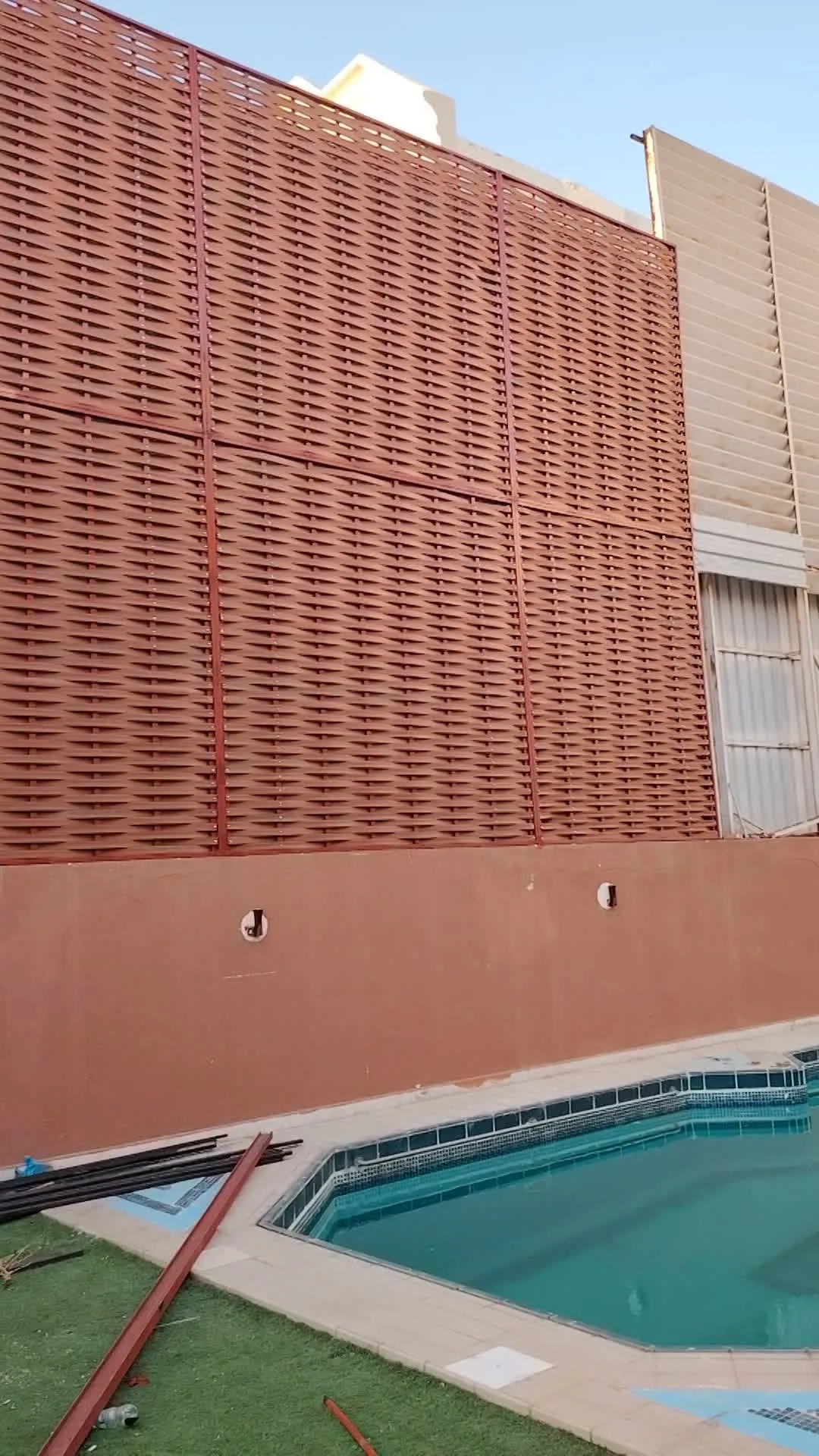 تركيب سواتر مداخل واسطح بالرياض – بتصميم وعزل مثالي للحرارة