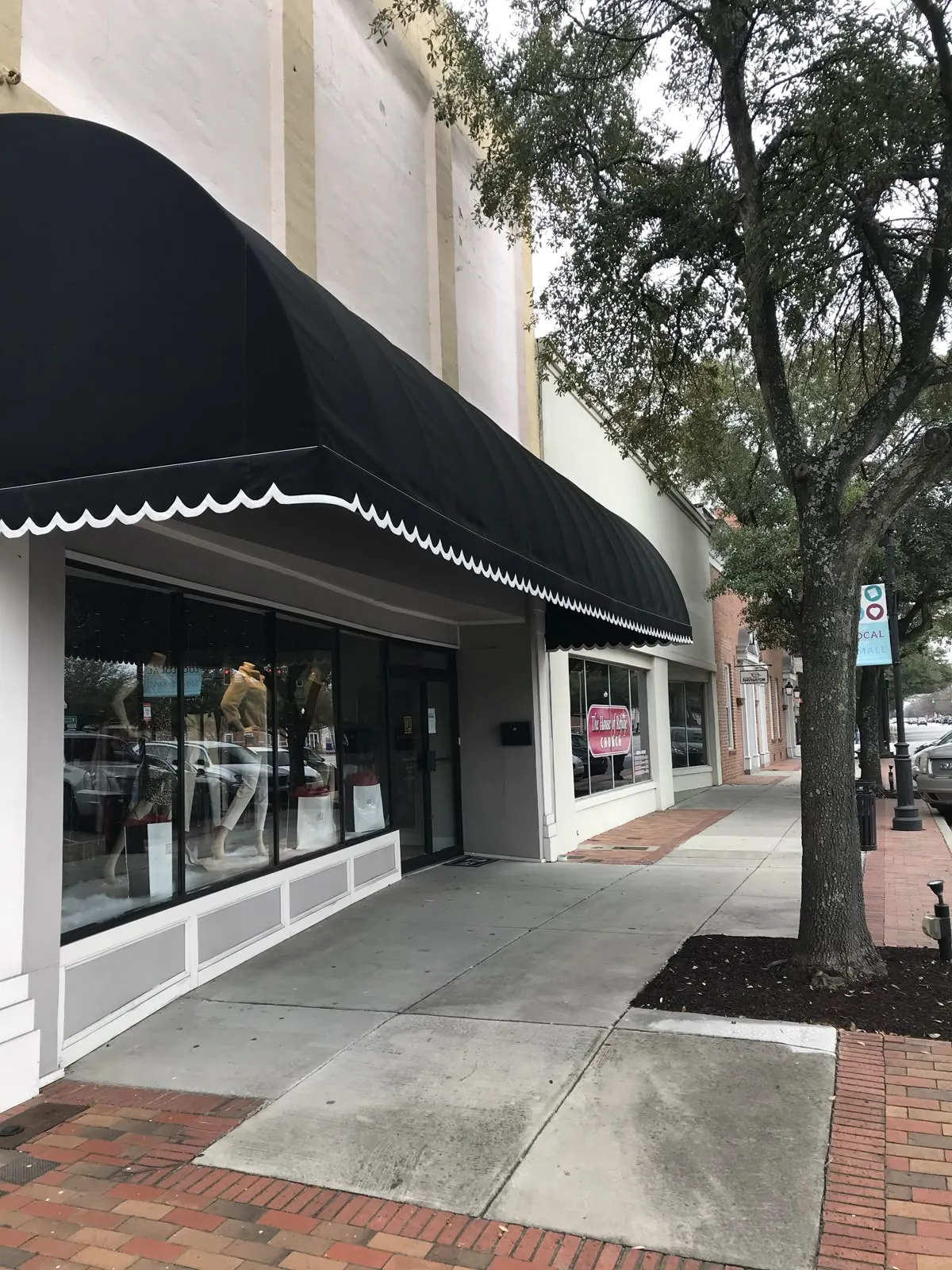 مظلات محلات ومعارض بالرياض –  يبرز الواجهة ويحمي من الحرارة