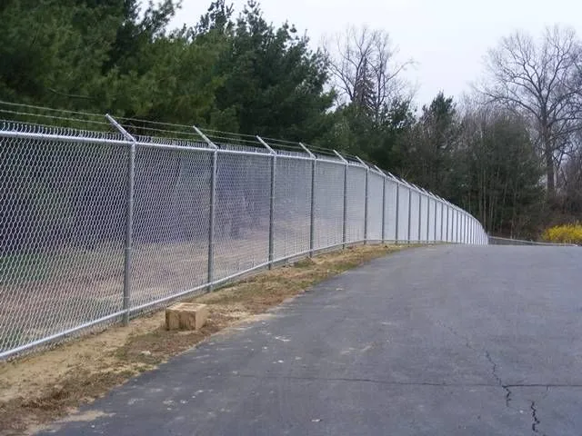 تسوير المناطق المفتوحة والمزارع بالشبوك في الرياض