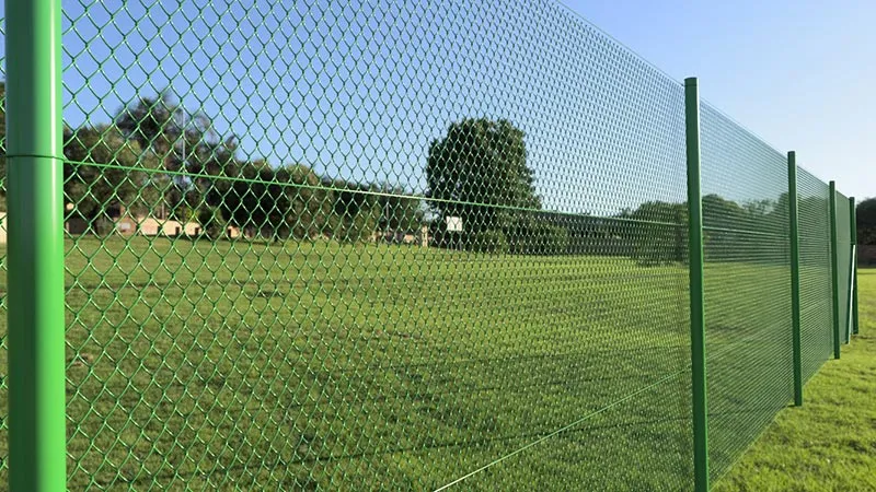 تسوير المناطق المفتوحة والمزارع بالشبوك في الرياض