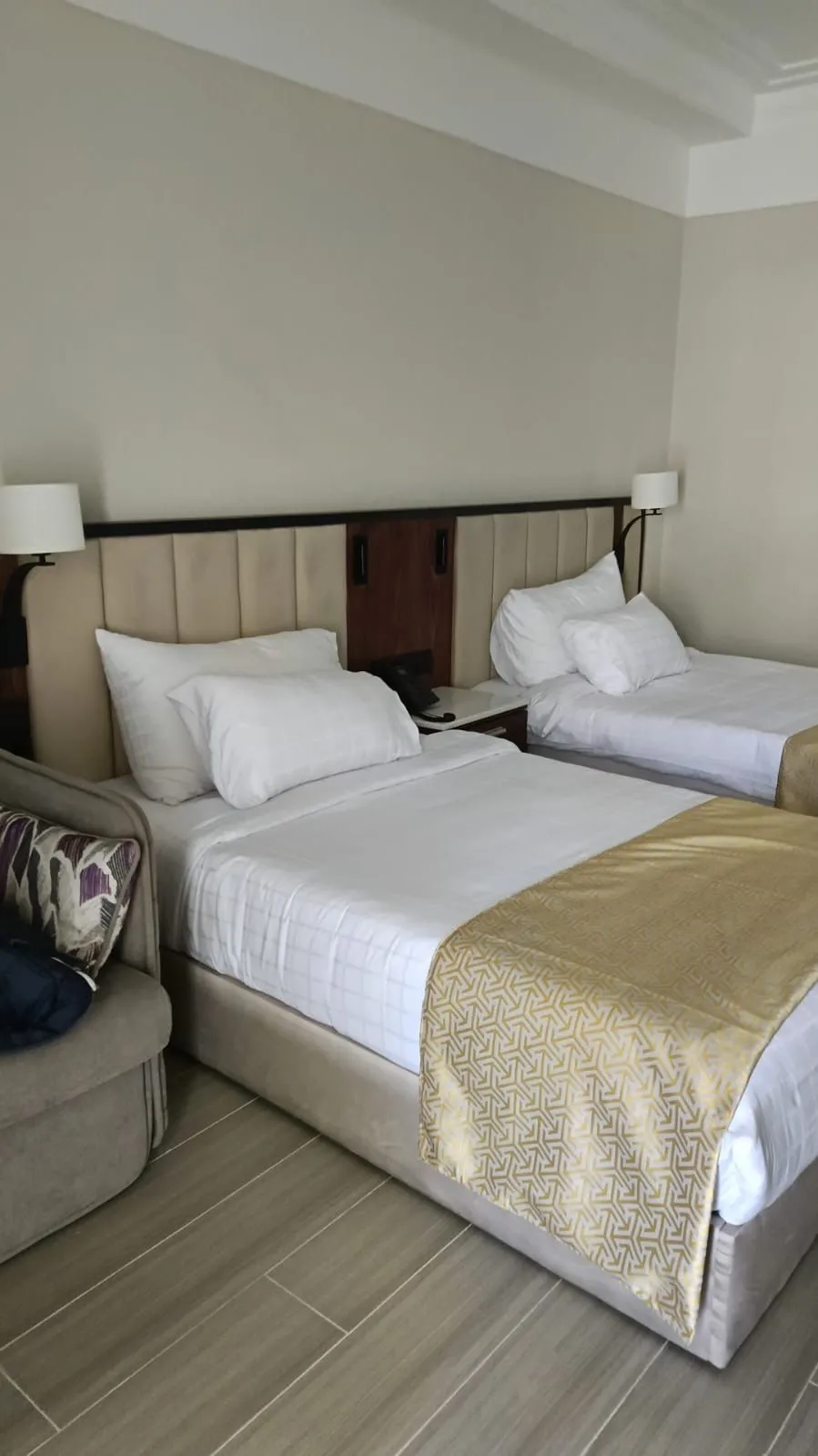 أفضل شركة دهانات فنادق بالرياض – ألوان راقية وتشطيب مميز