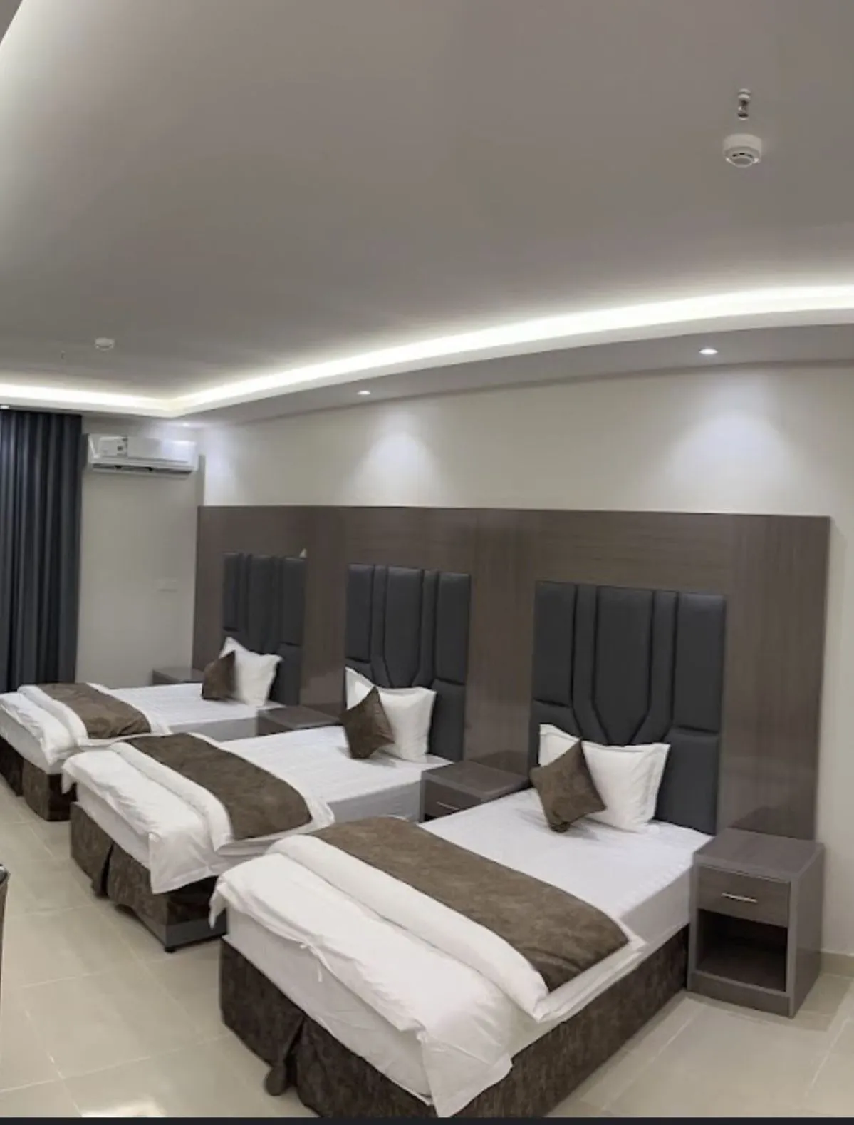 أفضل شركة دهانات فنادق بالرياض – ألوان راقية وتشطيب مميز