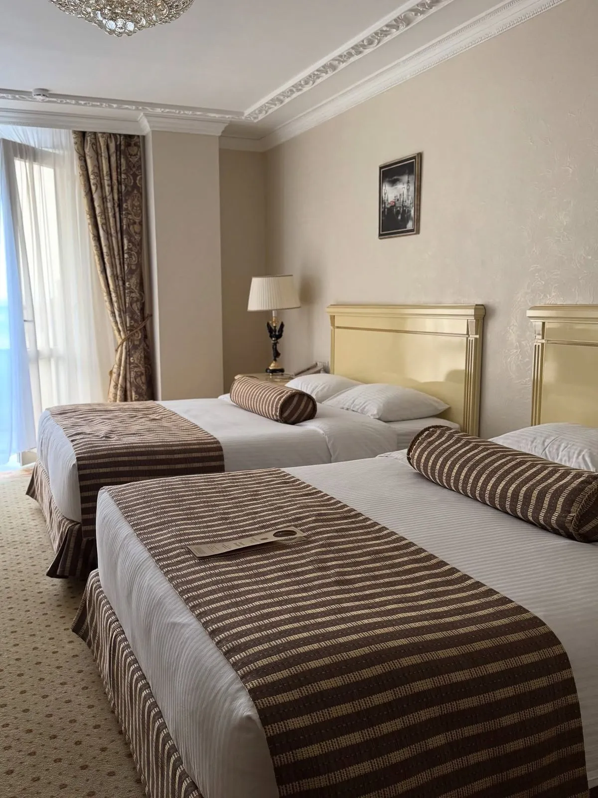 أفضل شركة دهانات فنادق بالرياض – ألوان راقية وتشطيب مميز