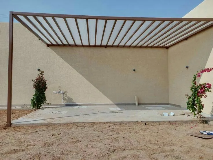 تكلفة البرجولات للمنازل والاستراحات في الرياض 2025 من المنار