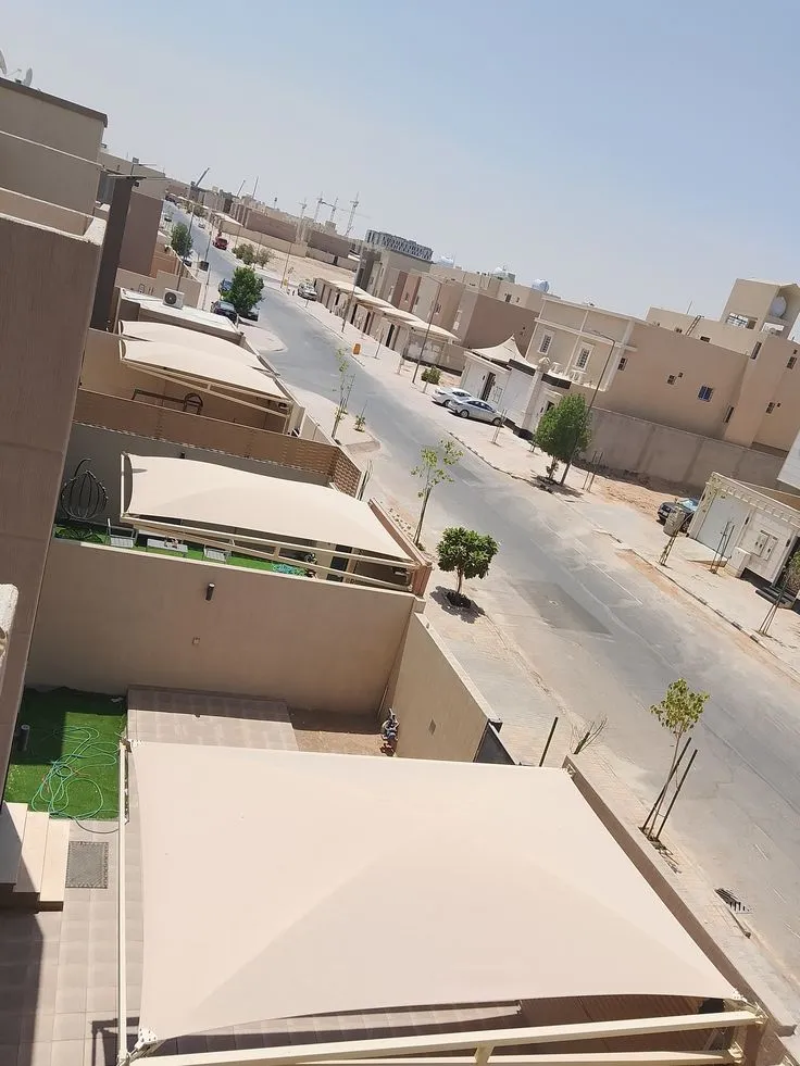 مظلات شد إنشائي في الرياض – تركيب سريع وفني متخصص