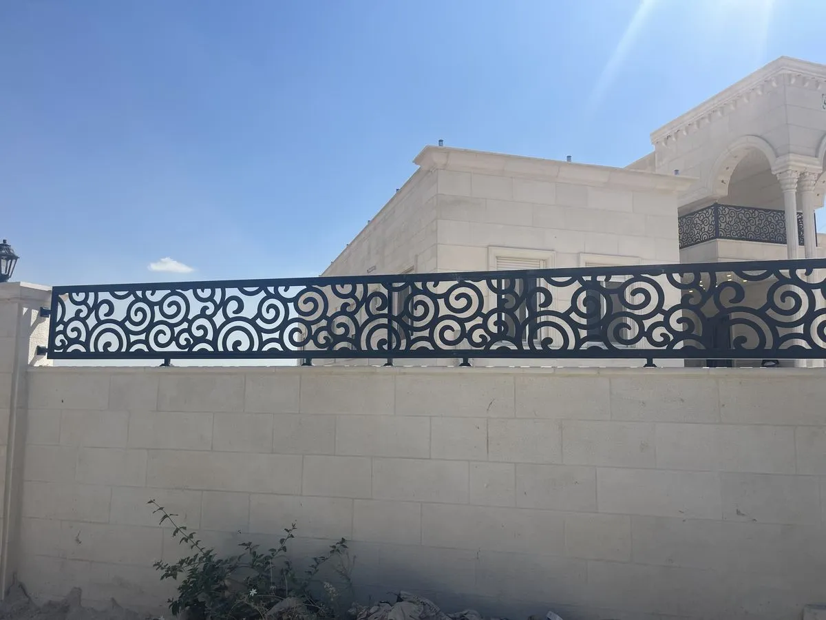 سواتر قص ليزر بالرياض مع الإضاءة– مظهر فاخر من المنار